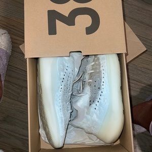 Yeezy boost 380 like new